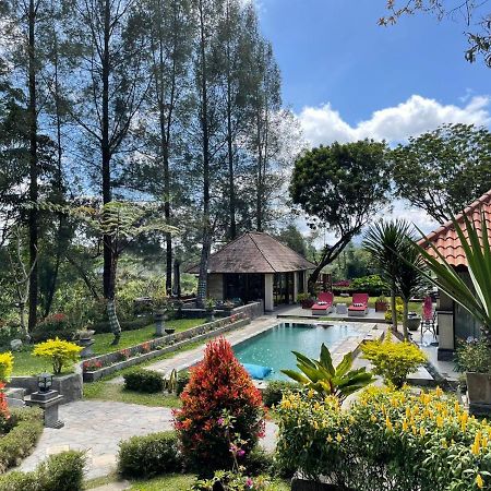 Balinese Villa In Berastagi Dış mekan fotoğraf