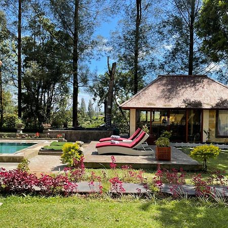 Balinese Villa In Berastagi Dış mekan fotoğraf