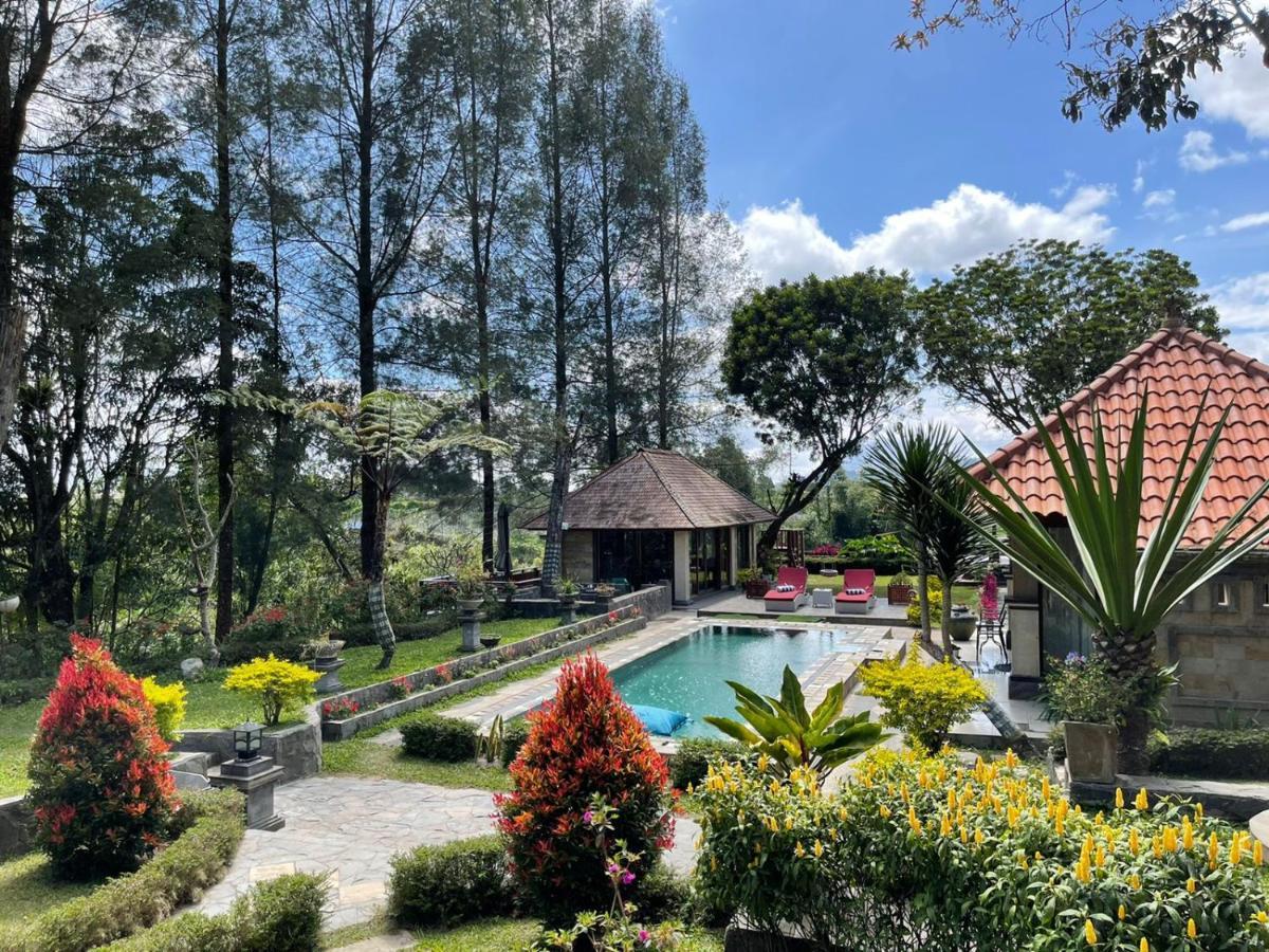 Balinese Villa In Berastagi Dış mekan fotoğraf